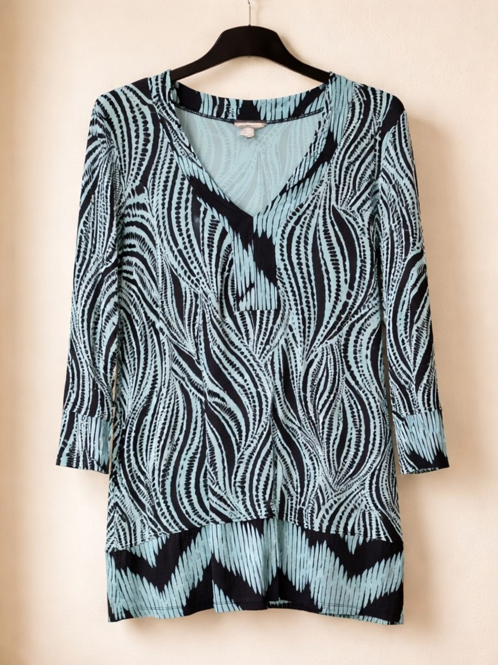 Tommy Bahamas Wave-Print V-Neck Tunic Top in Aqua and Black Large